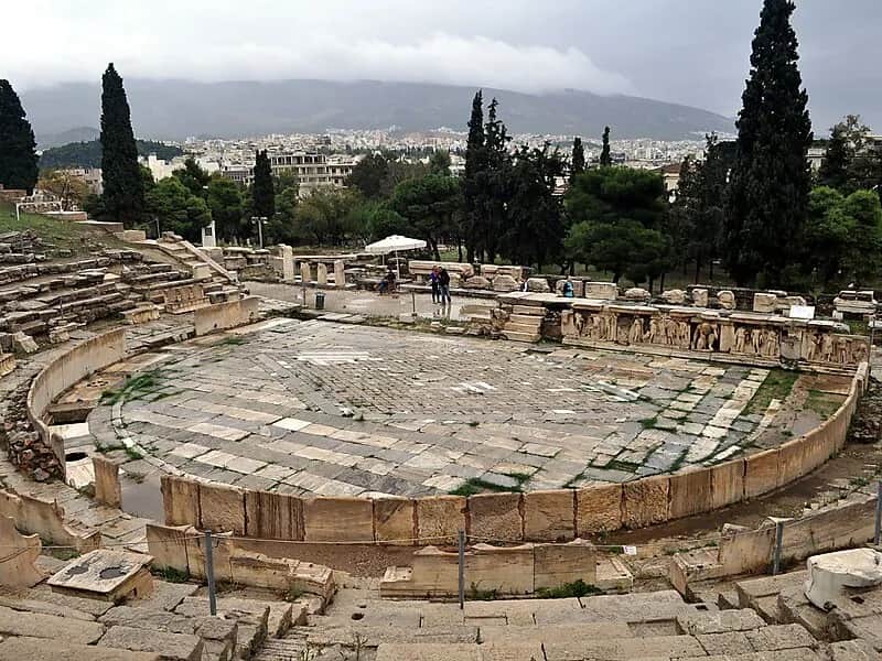 Teatr Dionizosa: Niezwykła historia i tajemnice starożytnego teatru