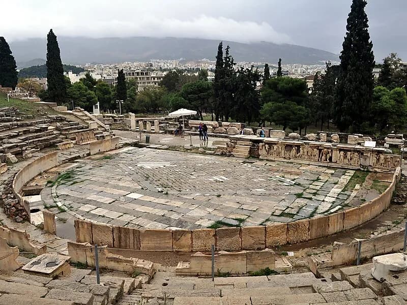 Teatr Dionizosa: Niezwykła historia i tajemnice starożytnego teatru