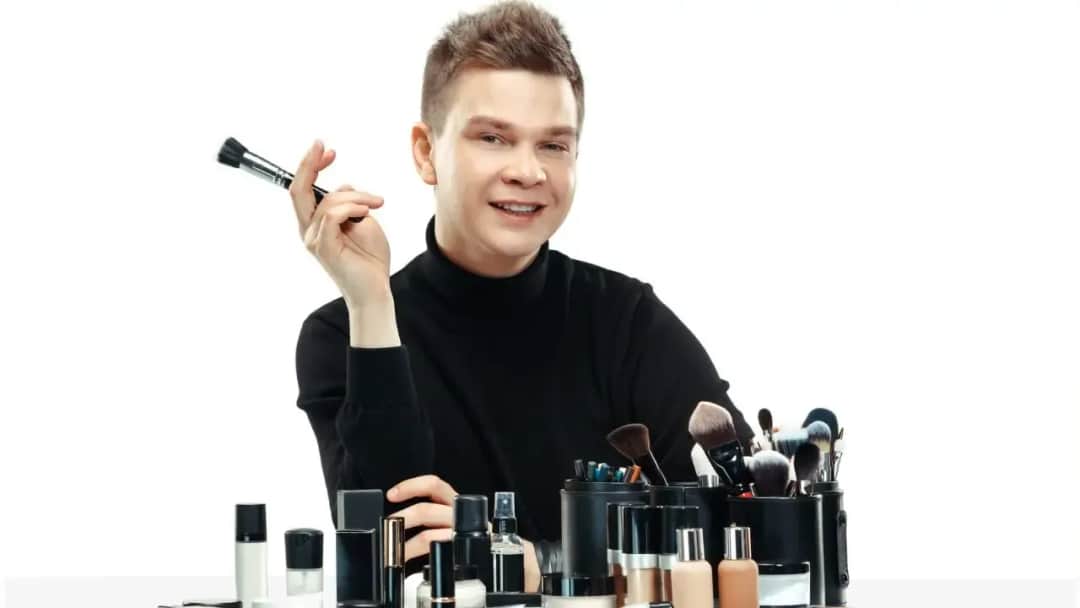 Czym zajmuje się charakteryzator w teatrze i jakie ma wyzwania?