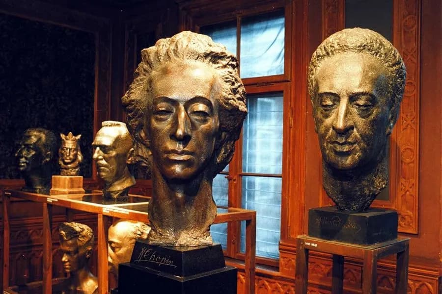 Muzeum Rzeźby Alfonsa Karnego: Odkryj wyjątkowe dzieła i historię