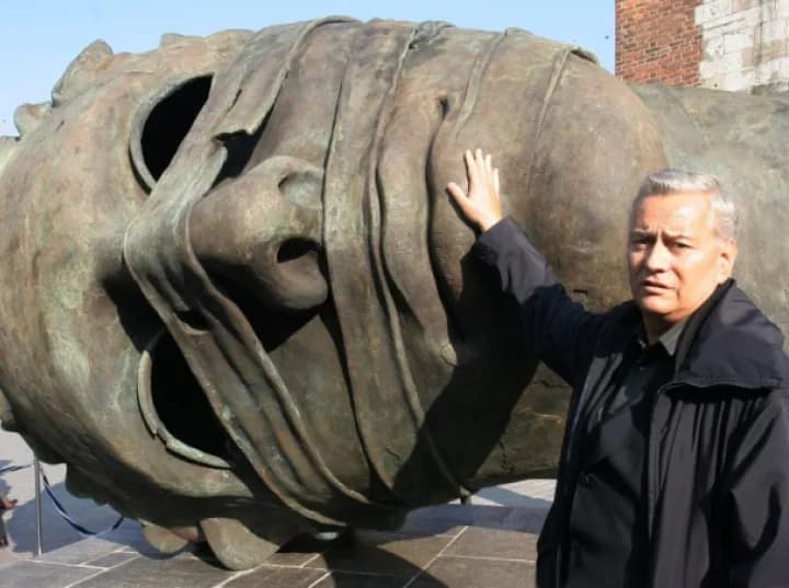 Igor Mitoraj rzeźby: piękno i kruchość w monumentalnych dziełach