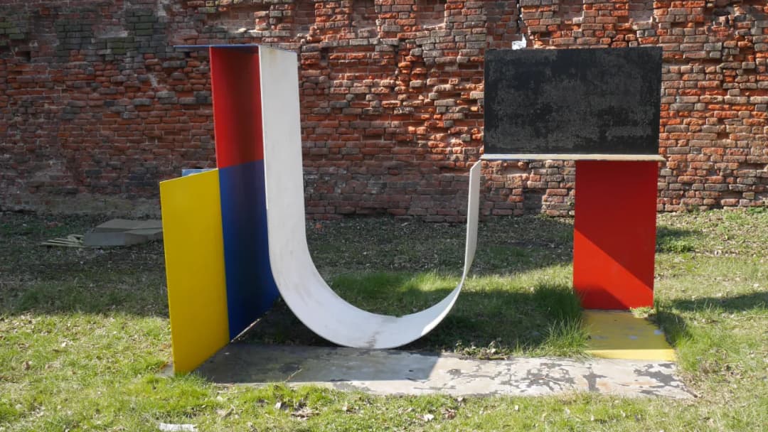 Rzeźba Katarzyny Kobro: Innowacyjne dzieła, które zmieniają przestrzeń