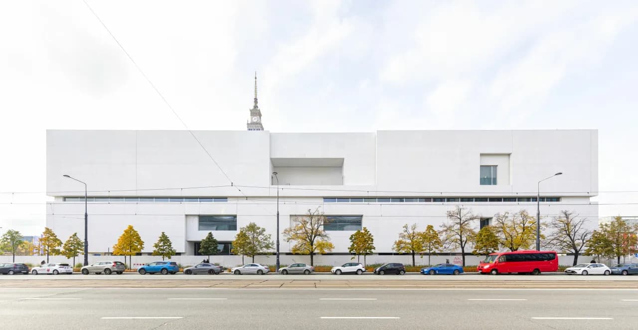 Muzeum sztuki nowoczesnej plac Defilad: wyjątkowe wystawy i architektura