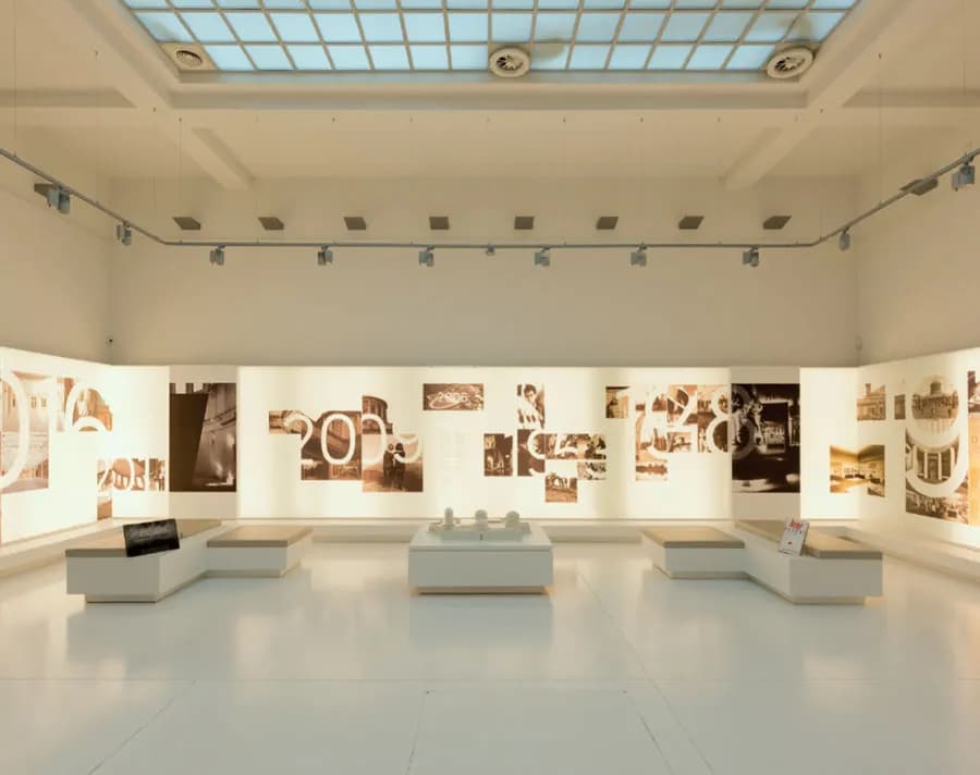 Pawilonu Czterech Kopuł muzeum sztuki współczesnej - historia i wystawy