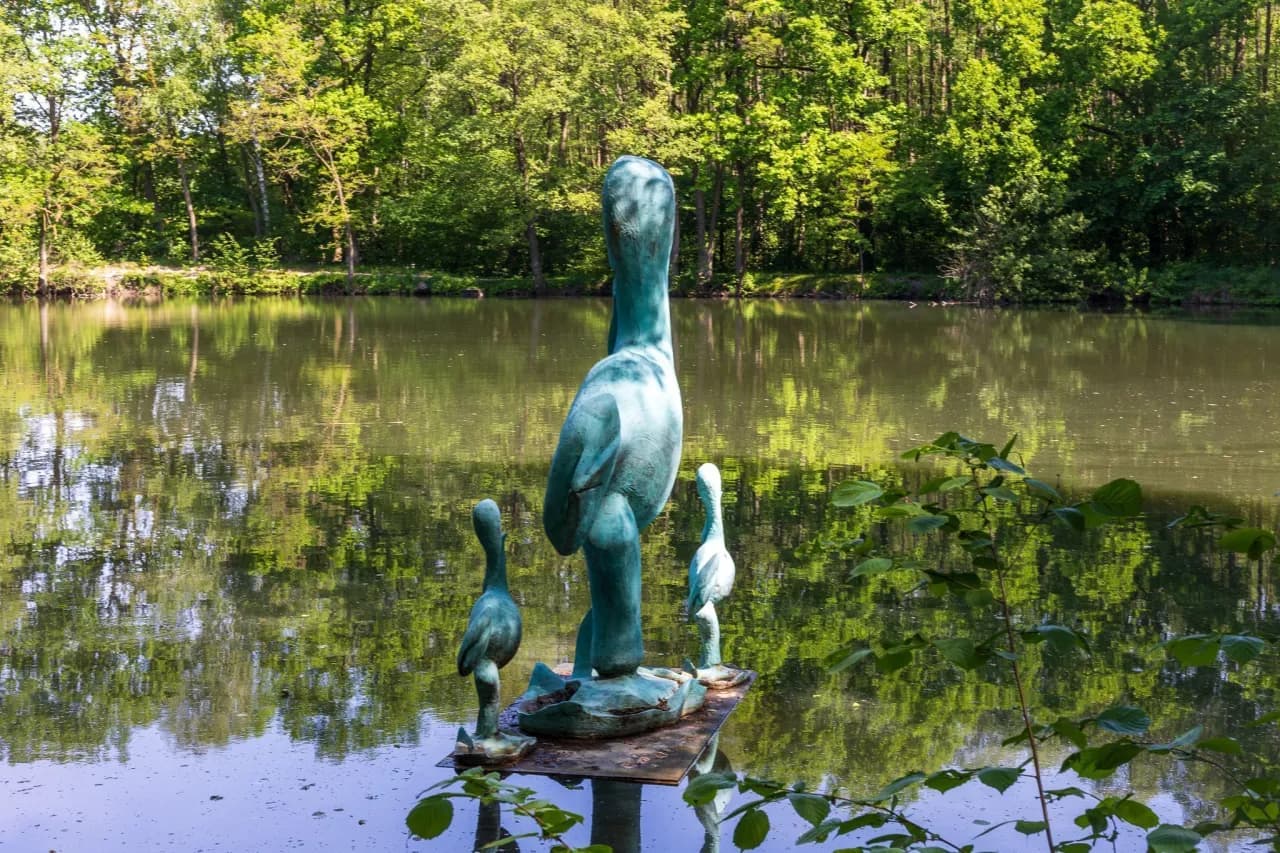 Ogród rzeźb Juana Soriano - odkryj niezwykłe dzieła sztuki w Polsce